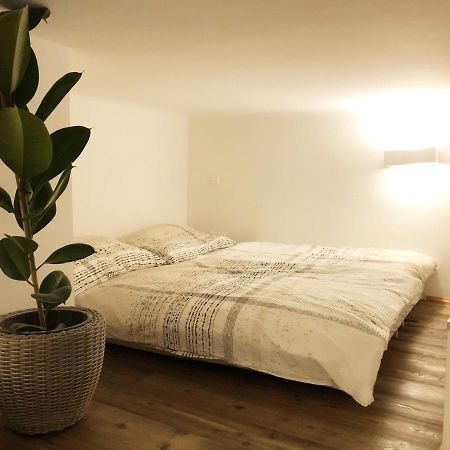 Stylish Loft Apartment City Center Wina Bagian luar foto