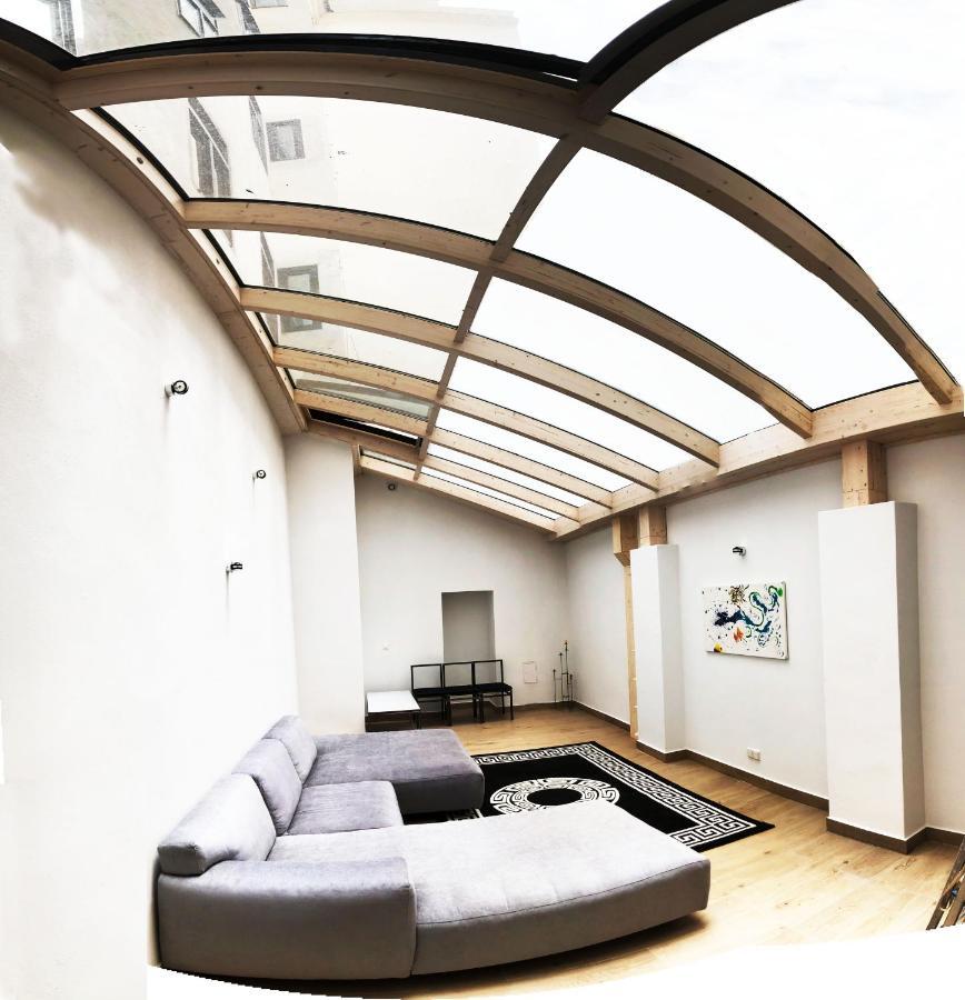 Stylish Loft Apartment City Center Wina Bagian luar foto